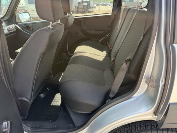 Chevrolet Niva I Рестайлинг с пробегом 2017 года, цена 675 000 рублей, 133984 км, внедорожник, Автокод Объявления