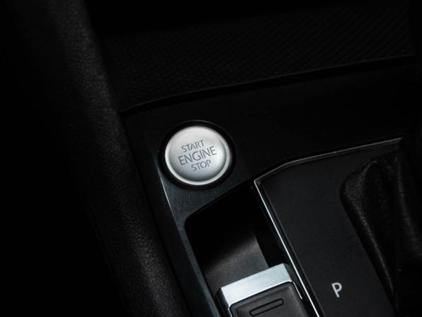 Volkswagen Tiguan II с пробегом 2020 года, цена 2 398 000 рублей, 131393 км, внедорожник, Автокод Объявления