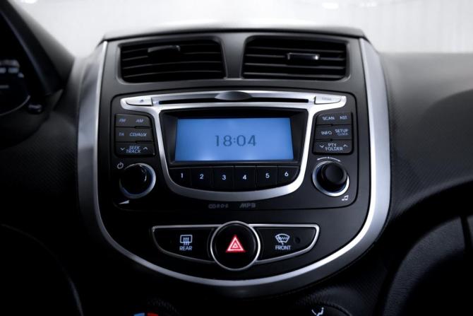 Hyundai Solaris I с пробегом 2014 года, цена 949 000 рублей, 185110 км, седан, Автокод Объявления