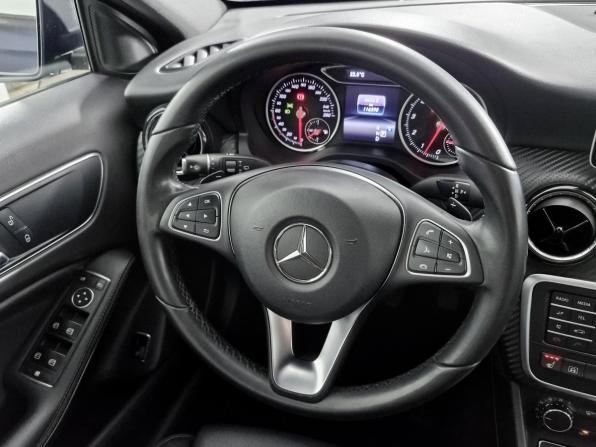 Mercedes-Benz GLA I (X156) Рестайлинг с пробегом 2018 года, цена 2 327 000 рублей, 116298 км, внедорожник, Автокод Объявления