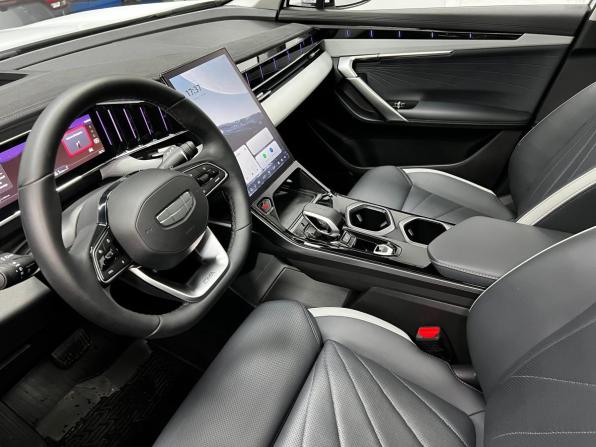 Geely Atlas II с пробегом 2024 года, цена 3 250 000 рублей, 14650 км, внедорожник, Автокод Объявления
