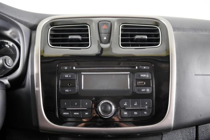 Renault Logan II с пробегом 2016 года, цена 819 000 рублей, 100730 км, седан, Автокод Объявления