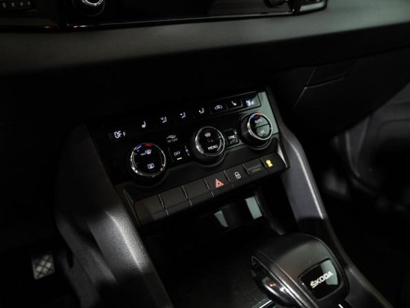 Skoda Karoq I с пробегом 2021 года, цена 2 060 000 рублей, 75000 км, внедорожник, Автокод Объявления