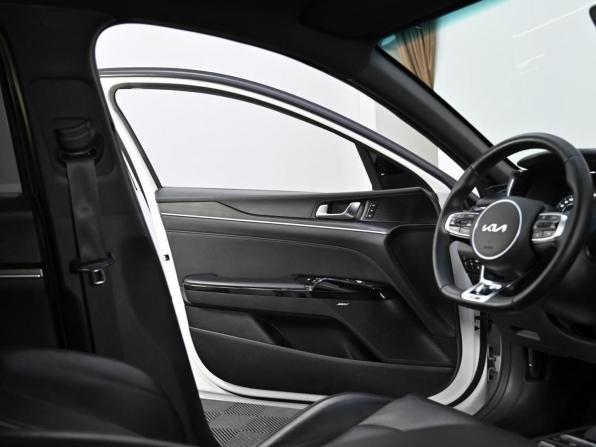 Kia K5 III с пробегом 2022 года, цена 1 849 000 рублей, 44974 км, седан, Автокод Объявления