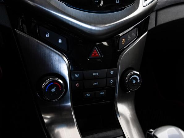 Chevrolet Cruze I Рестайлинг с пробегом 2014 года, цена 799 000 рублей, 227758 км, хэтчбек, Автокод Объявления