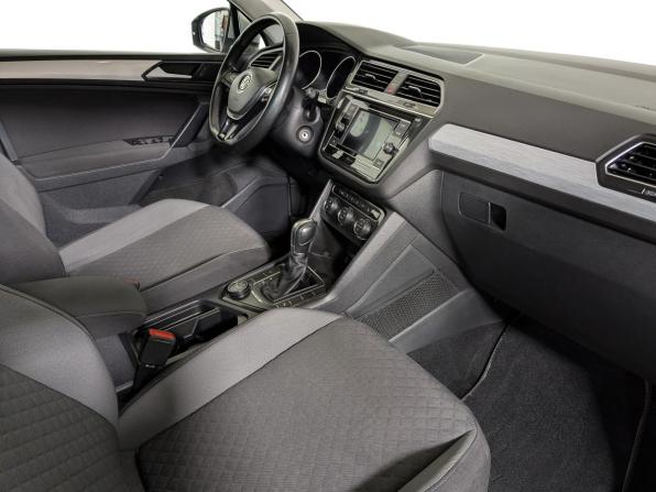 Volkswagen Tiguan II с пробегом 2018 года, цена 2 449 500 рублей, 139000 км, внедорожник, Автокод Объявления
