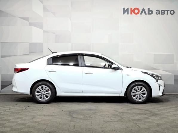Kia Rio IV Рестайлинг с пробегом 2020 года, цена 1 300 000 рублей, 136030 км, седан, Автокод Объявления