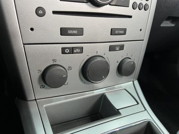 Opel Astra H Рестайлинг с пробегом 2011 года, цена 649 000 рублей, 177000 км, хэтчбек, Автокод Объявления