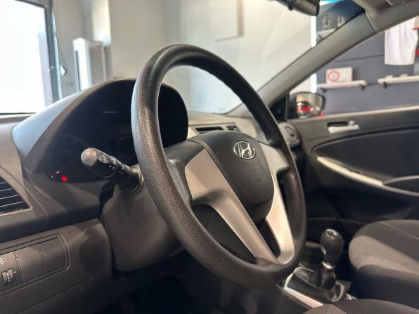 Hyundai Solaris I с пробегом 2012 года, цена 815 000 рублей, 84253 км, седан, Автокод Объявления