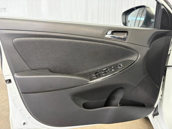 Hyundai Solaris I с пробегом 2013 года, цена 877 000 рублей, 228865 км, седан, Автокод Объявления