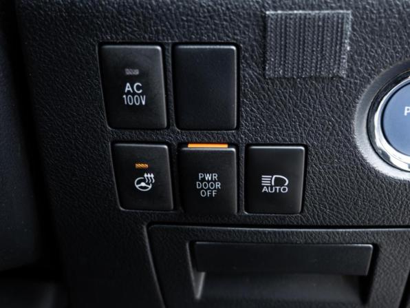 Toyota Alphard III Рестайлинг с пробегом 2022 года, цена 5 700 000 рублей, 33337 км, минивэн, Автокод Объявления