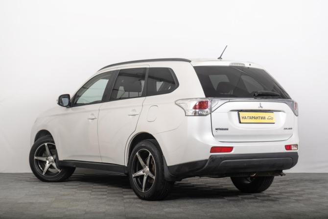 Mitsubishi Outlander III с пробегом 2014 года, цена 1 399 000 рублей, 211000 км, внедорожник, Автокод Объявления