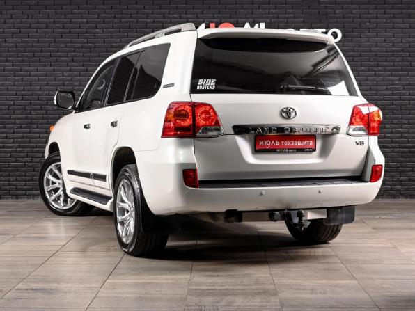 Toyota Land Cruiser 200 Series Рестайлинг 1 с пробегом 2015 года, цена 4 370 000 рублей, 180099 км, внедорожник, Автокод Объявления