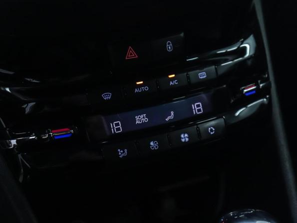 Peugeot 208 I с пробегом 2013 года, цена 700 000 рублей, 151846 км, хэтчбек, Автокод Объявления