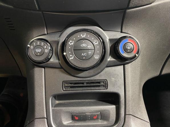 Ford Fiesta Mk6 Рестайлинг с пробегом 2016 года, цена 719 000 рублей, 147000 км, седан, Автокод Объявления