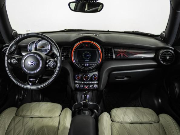 Mini Hatch III (F55/F56) Рестайлинг с пробегом 2020 года, цена 3 185 325 рублей, 42379 км, хэтчбек, Автокод Объявления