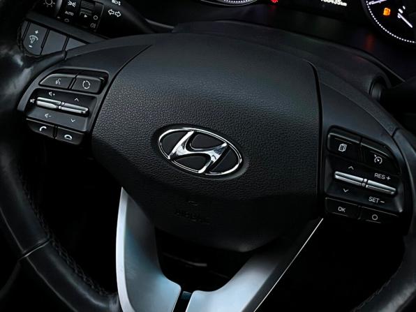 Hyundai Elantra VI (AD) Рестайлинг с пробегом 2019 года, цена 1 259 600 рублей, 188435 км, седан, Автокод Объявления