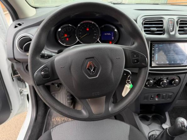 Renault Sandero II с пробегом 2017 года, цена 870 000 рублей, 116000 км, хэтчбек, Автокод Объявления