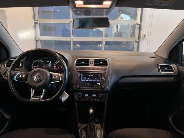 Volkswagen Polo V Рестайлинг с пробегом 2019 года, цена 1 365 000 рублей, 141471 км, седан, Автокод Объявления