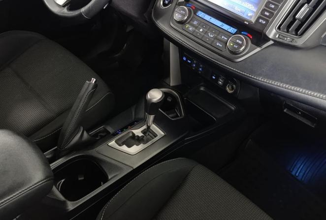 Toyota RAV4 IV (XA40) Рестайлинг с пробегом 2018 года, цена 2 530 000 рублей, 174825 км, внедорожник, Автокод Объявления