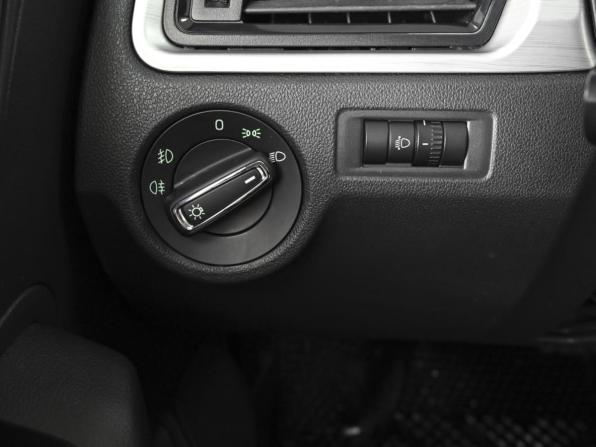 Skoda Rapid I с пробегом 2016 года, цена 1 239 000 рублей, 183372 км, лифтбек, Автокод Объявления