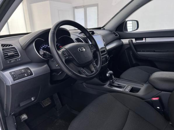Kia Sorento II Рестайлинг с пробегом 2015 года, цена 1 729 000 рублей, 165760 км, внедорожник, Автокод Объявления