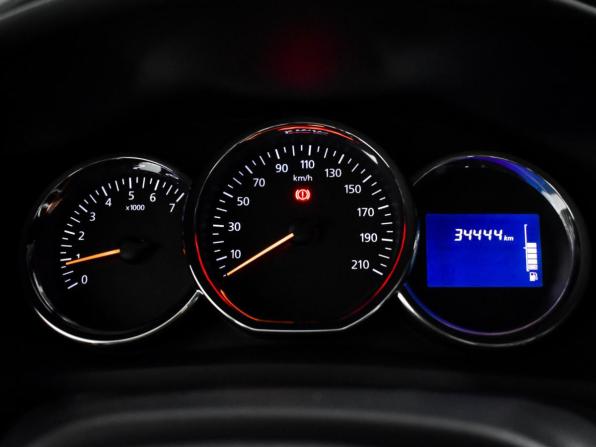 Renault Sandero II с пробегом 2015 года, цена 948 790 рублей, 34442 км, хэтчбек, Автокод Объявления