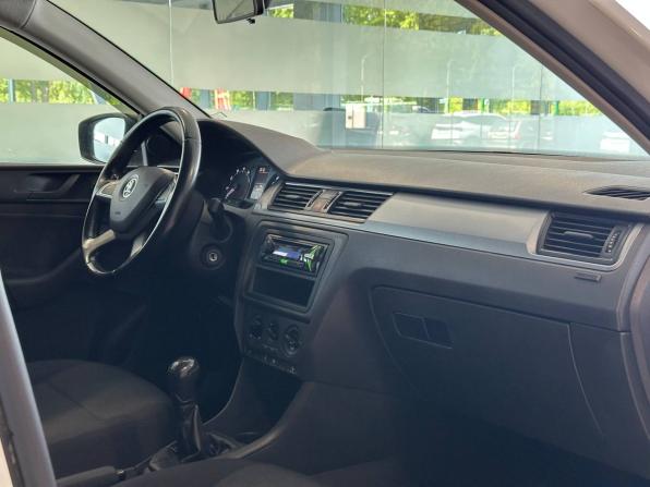 Skoda Rapid I с пробегом 2015 года, цена 970 000 рублей, 200471 км, лифтбек, Автокод Объявления