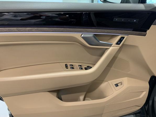 Volkswagen Touareg III с пробегом 2019 года, цена 4 169 000 рублей, 176023 км, внедорожник, Автокод Объявления