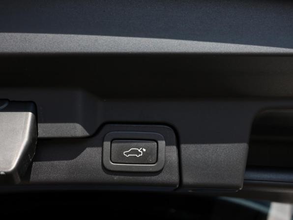 Land Rover Range Rover Evoque I Рестайлинг с пробегом 2018 года, цена 2 317 000 рублей, 129155 км, внедорожник, Автокод Объявления