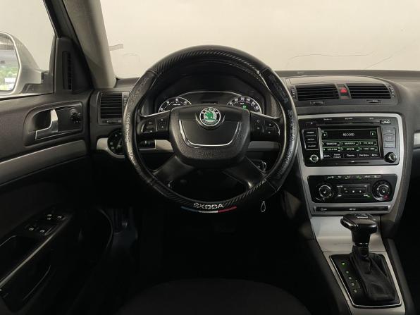 Skoda Octavia II (A5) Рестайлинг с пробегом 2012 года, цена 780 000 рублей, 221098 км, лифтбек, Автокод Объявления