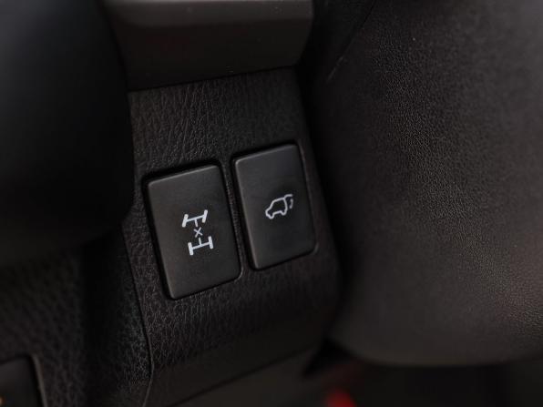 Toyota RAV4 IV (XA40) Рестайлинг с пробегом 2016 года, цена 2 399 000 рублей, 118900 км, внедорожник, Автокод Объявления