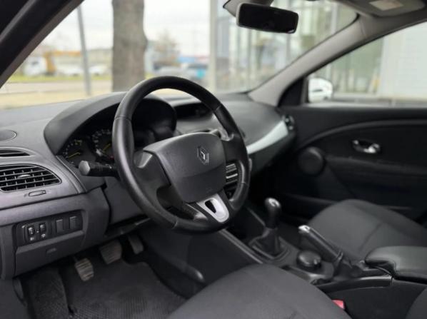 Renault Fluence I с пробегом 2012 года, цена 990 000 рублей, 191449 км, седан, Автокод Объявления
