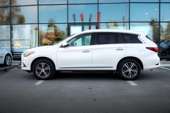 Infiniti QX60 I Рестайлинг с пробегом 2018 года, цена 2 249 000 рублей, 136000 км, внедорожник, Автокод Объявления