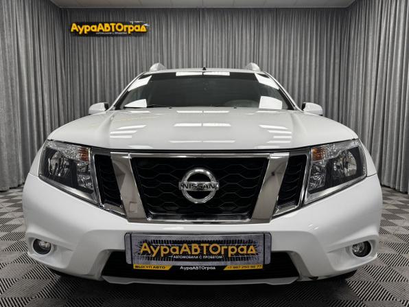 Nissan Terrano III (D10) с пробегом 2015 года, цена 977 000 рублей, 126052 км, внедорожник, Автокод Объявления