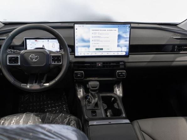 Toyota RAV4 VI (XA60) с пробегом 2026 года, цена 4 420 000 рублей, 10 км, внедорожник, Автокод Объявления