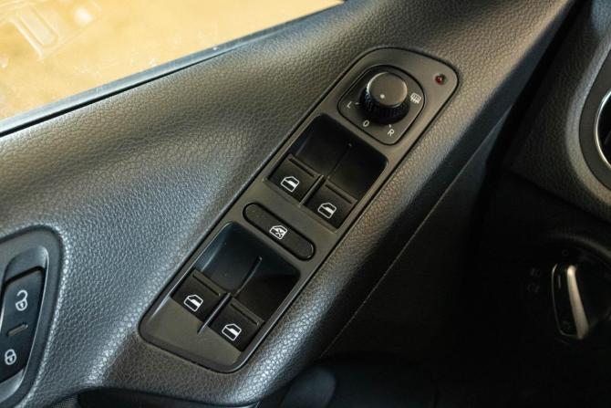 Volkswagen Tiguan I Рестайлинг с пробегом 2012 года, цена 1 155 000 рублей, 115359 км, внедорожник, Автокод Объявления