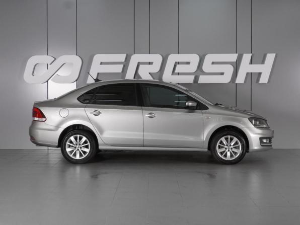 Volkswagen Polo V Рестайлинг с пробегом 2018 года, цена 1 329 000 рублей, 210156 км, седан, Автокод Объявления