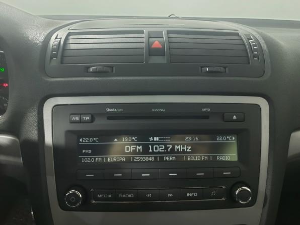 Skoda Octavia II (A5) Рестайлинг с пробегом 2012 года, цена 950 000 рублей, 156000 км, лифтбек, Автокод Объявления
