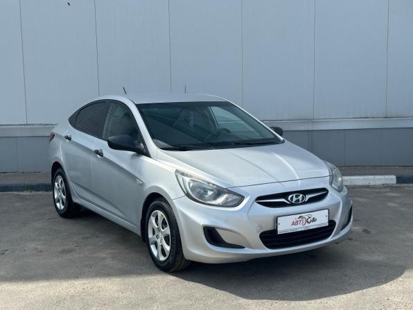 Hyundai Solaris I с пробегом 2012 года, цена 590 000 рублей, 189400 км, седан, Автокод Объявления