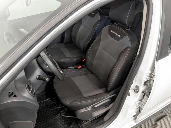 Renault Logan II Рестайлинг с пробегом 2021 года, цена 1 265 000 рублей, 78798 км, седан, Автокод Объявления
