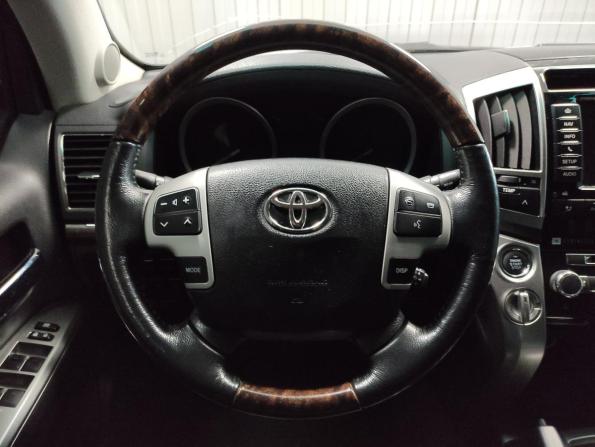 Toyota Land Cruiser 200 Series Рестайлинг 1 с пробегом 2013 года, цена 3 200 000 рублей, 240350 км, внедорожник, Автокод Объявления