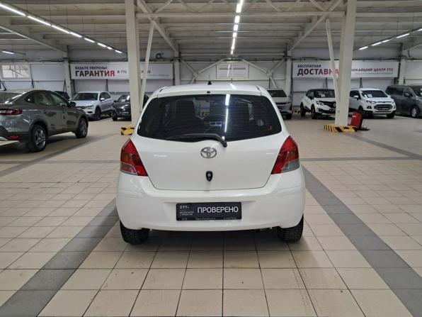 Toyota Yaris II с пробегом 2009 года, цена 375 000 рублей, 179498 км, хэтчбек, Автокод Объявления