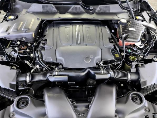 Jaguar XJ IV (X351) Рестайлинг с пробегом 2019 года, цена 3 700 000 рублей, 95135 км, седан, Автокод Объявления