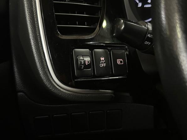 Mitsubishi Outlander III Рестайлинг 3 с пробегом 2021 года, цена 2 349 900 рублей, 83125 км, внедорожник, Автокод Объявления