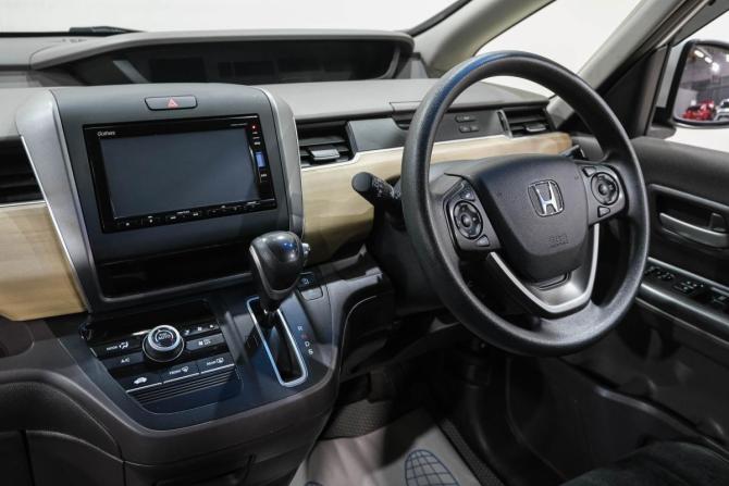 Honda Freed II с пробегом 2017 года, цена 1 449 000 рублей, 134000 км, компактвэн, Автокод Объявления