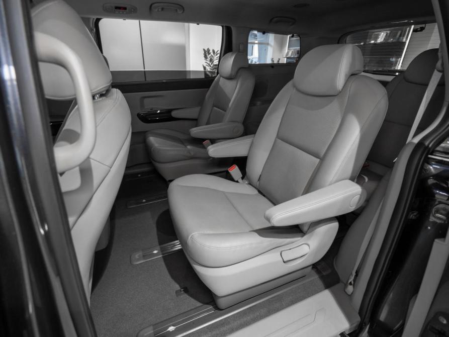 Kia Carnival III Москва  - изображение 12