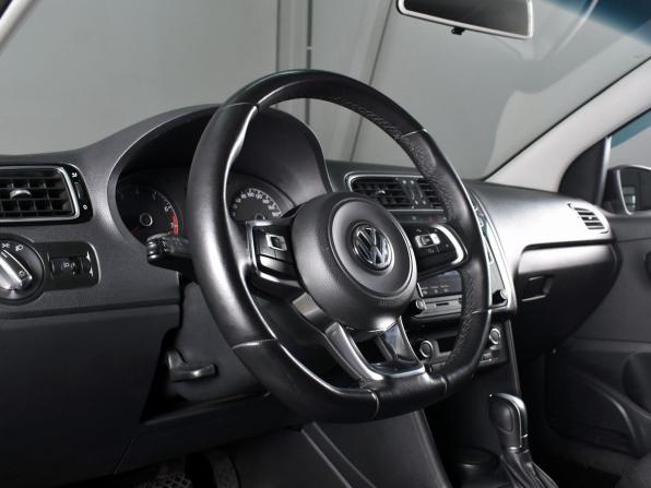 Volkswagen Polo V Рестайлинг с пробегом 2019 года, цена 1 119 999 рублей, 163934 км, седан, Автокод Объявления