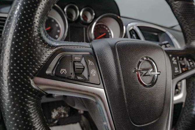 Opel Astra J Рестайлинг с пробегом 2013 года, цена 899 000 рублей, 164564 км, хэтчбек, Автокод Объявления