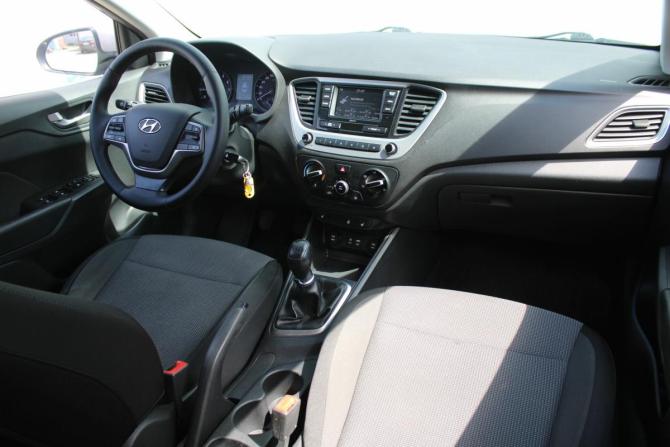 Hyundai Solaris II с пробегом 2017 года, цена 1 050 000 рублей, 90000 км, седан, Автокод Объявления